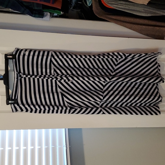 Black and gray striped cotton skirt - Picture 3 of 6